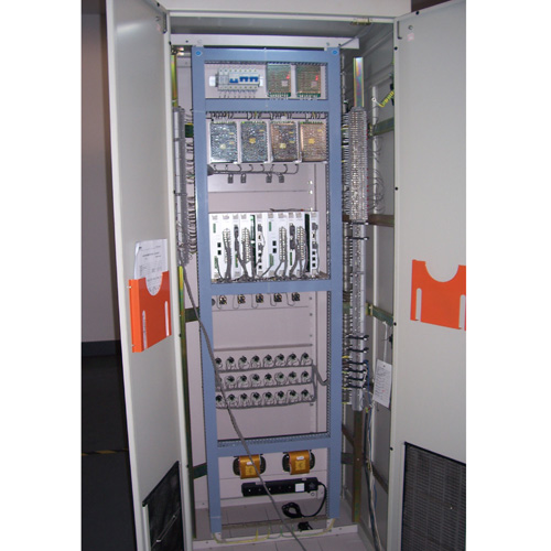 TDL-2000 發電機勵磁柜3.JPG