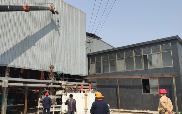 江苏江阴市客户购入粒子钢热压块生产线设备