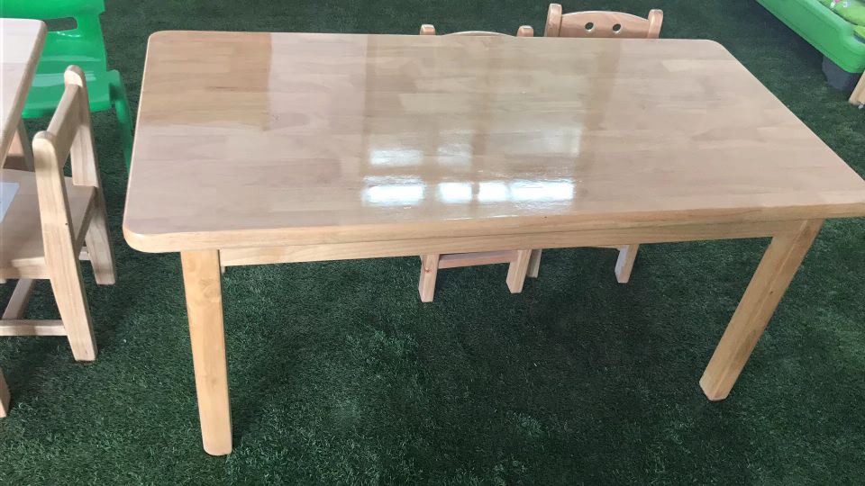 高邑幼儿园木制桌椅