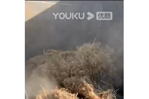 恒创-双轴日粮机搅拌成捆稻草视频