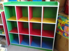 成安幼儿园彩色书包柜