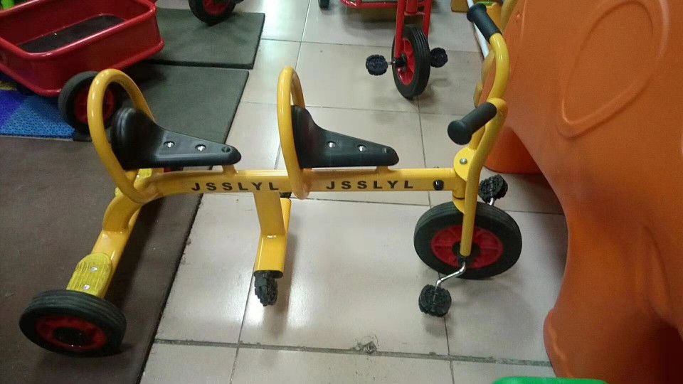 井陉幼儿园幼儿双人脚踏车